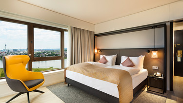 Crowne Plaza Hotel Düsseldorf-Neuss Premiumzimmer mit Rheinblick